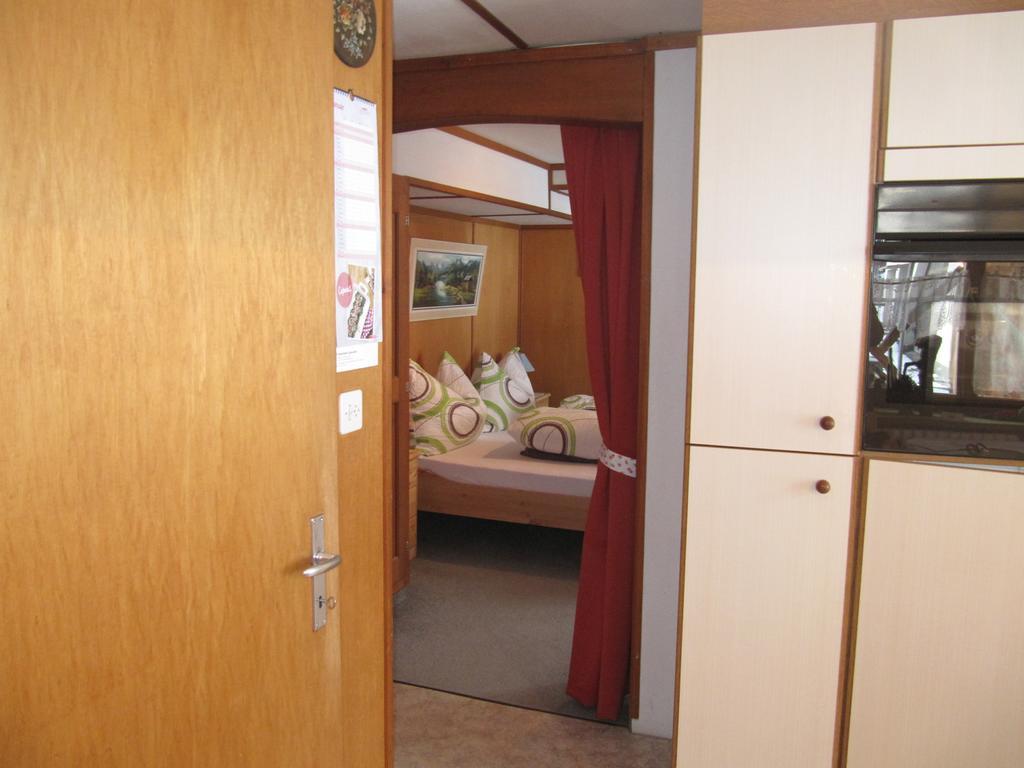 Pension Hof Zur Stilli Davos Chambre photo